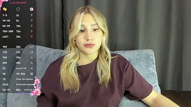 Snapshot of And1sa chatting on October 21, 5:28 pm And1sa online show from October 21, 5:28 pm