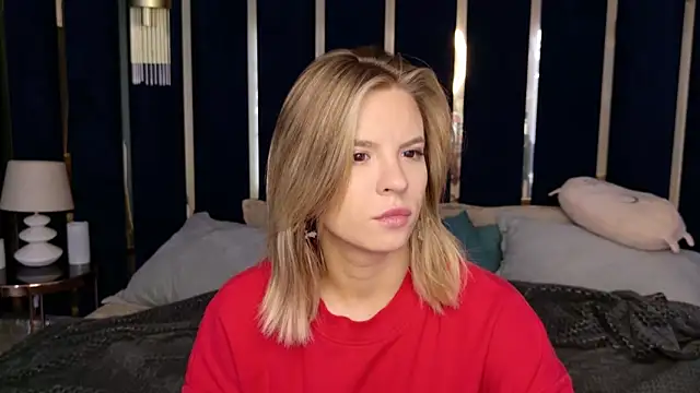 Kiara Rolls online show from September 26, 8:17 pm