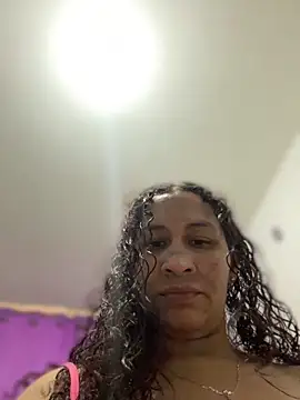 Carola-Ross online show from October 18, 7:15 pm