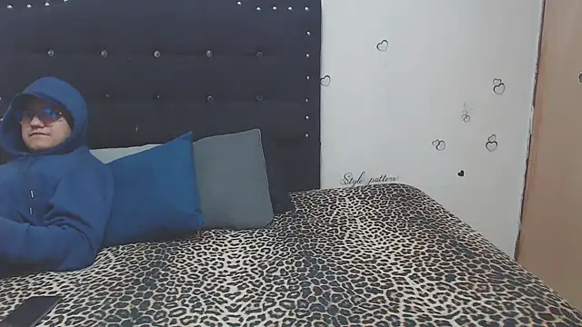 swet liz online show from September 13, 8:17 pm