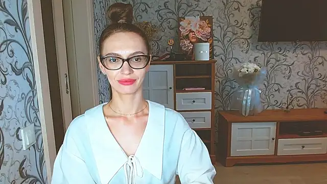 Lady Sunshine  online show from October 14, 1:25 pm