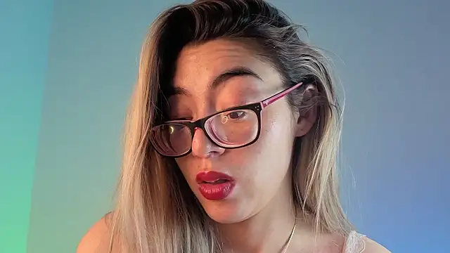 Carolblonde online show from February 3, 11:40 pm