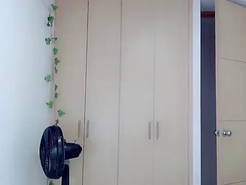 Snapshot of dominic_00 chatting on October 7, 9:30 pm dominic 00 online show from October 7, 9:30 pm