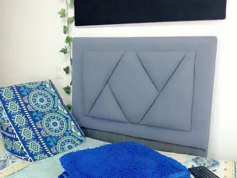 Snapshot of dominic_00 chatting on October 5, 9:09 pm dominic 00 online show from October 5, 9:09 pm