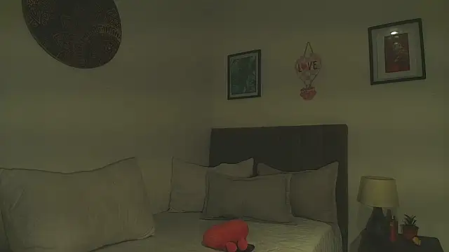 Dhalila  online show from February 23, 1:32 pm