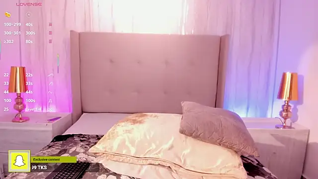 Snapshot of emmiily_z chatting on September 25, 7:45 pm emmiily z online show from September 25, 7:45 pm