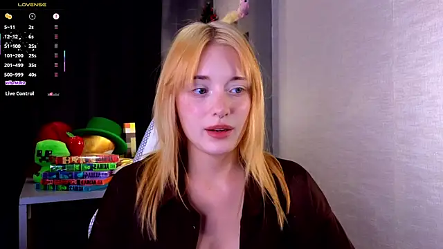 Hisoka akerley online show from September 26, 5:21 pm