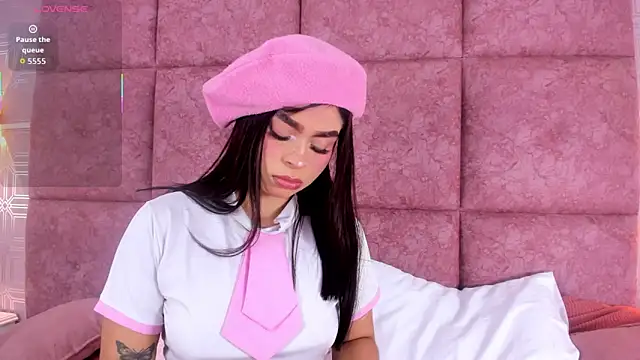 LilyRoxi online show from December 21, 6:01 pm