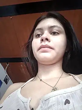 CHLOE ISABELL online show from February 12, 5:03 pm