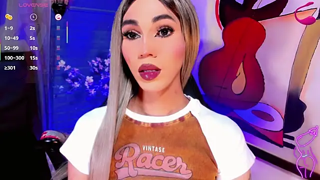 emelly horny  online show from May 18, 7:20 pm