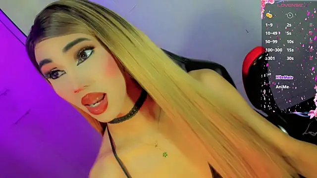 Snapshot of emelly_horny_ chatting on October 23, 7:20 pm emelly horny  online show from October 23, 7:20 pm