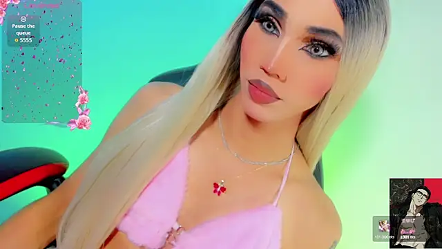 Snapshot of emelly_horny_ chatting on September 29, 7:19 pm emelly horny  online show from September 29, 7:19 pm