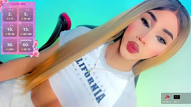 Snapshot of emelly_horny_ chatting on October 14, 7:27 pm emelly horny  online show from October 14, 7:27 pm