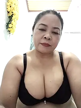Baby-bigtits2024 online show from October 14, 1:35 pm