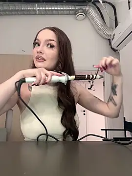 Snapshot of AlexaBright chatting on October 29, 6:10 pm AlexaBright online show from October 29, 6:10 pm