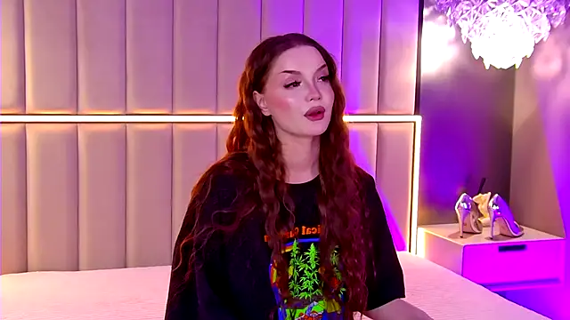 Snapshot of AlexaBright chatting on October 24, 4:03 pm AlexaBright online show from October 24, 4:03 pm