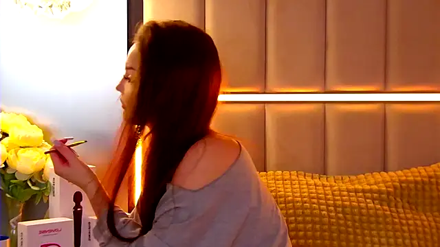 Snapshot of AlexaBright chatting on September 28, 4:56 pm AlexaBright online show from September 28, 4:56 pm