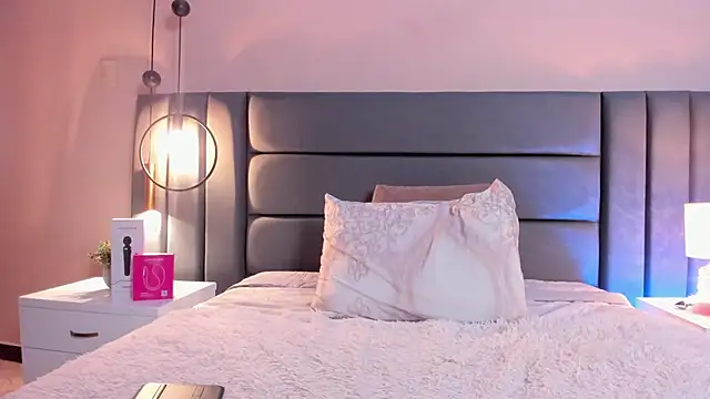 MiaHertz online show from October 29, 3:36 pm