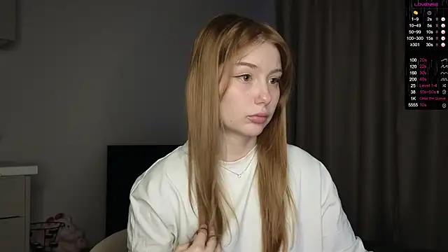 Sakura Moore online show from October 29, 1:37 pm