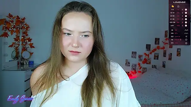 Snapshot of EmilyxxGraces chatting on September 19, 12:42 am EmilyxxGraces online show from September 19, 12:42 am