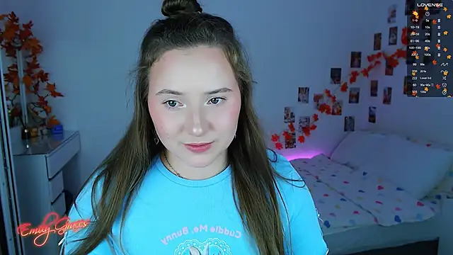 Snapshot of EmilyxxGraces chatting on October 10, 8:25 pm EmilyxxGraces online show from October 10, 8:25 pm