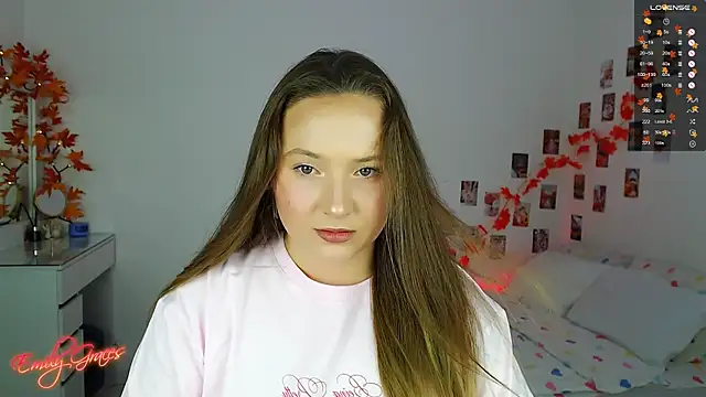 Snapshot of EmilyxxGraces chatting on October 1, 7:08 pm EmilyxxGraces online show from October 1, 7:08 pm