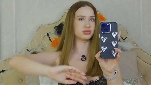 Jackie White  online show from October 31, 4:47 am