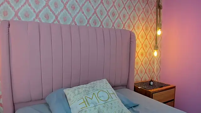 Snapshot of MELINAMARTINS chatting on October 31, 8:46 pm MELINAMARTINS online show from October 31, 8:46 pm