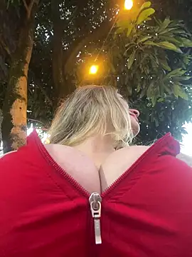 Snapshot of aurora_coldd chatting on September 20, 10:52 pm aurora coldd online show from September 20, 10:52 pm