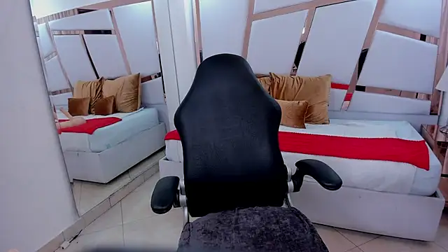 Snapshot of aurora_coldd chatting on September 19, 10:42 pm aurora coldd online show from September 19, 10:42 pm