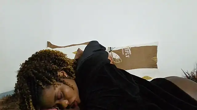 victora3 online show from December 19, 3:32 am