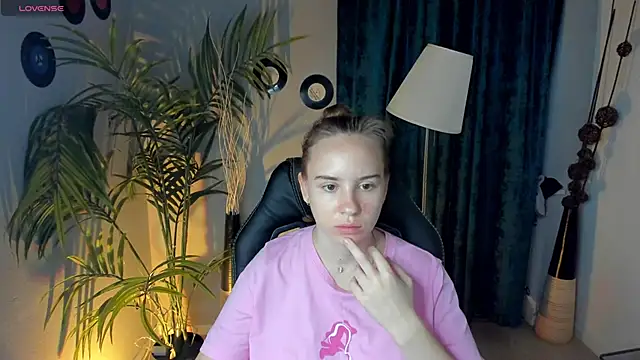 Lika 0ne online show from September 30, 10:21 am