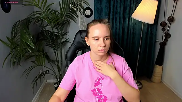 Lika 0ne online show from October 13, 12:19 pm