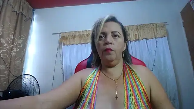 Snapshot of alina_maturehot chatting on September 25, 12:04 pm alina maturehot online show from September 25, 12:04 pm