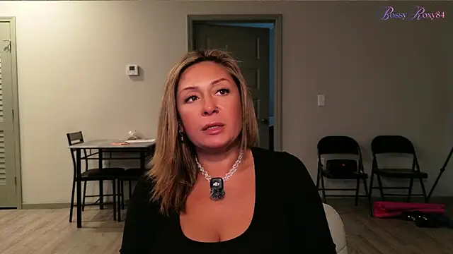 bossyroxy84 online show from March 29, 12:09 am