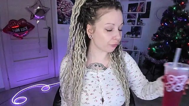 HoneySallyMoore online show from January 10, 2:05 am