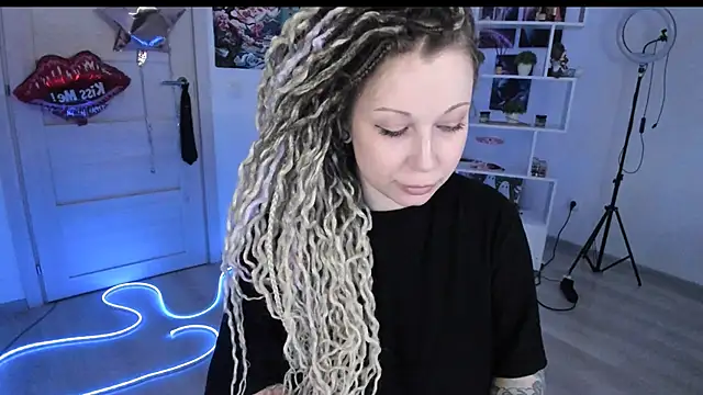 HoneySallyMoore online show from February 5, 11:13 am