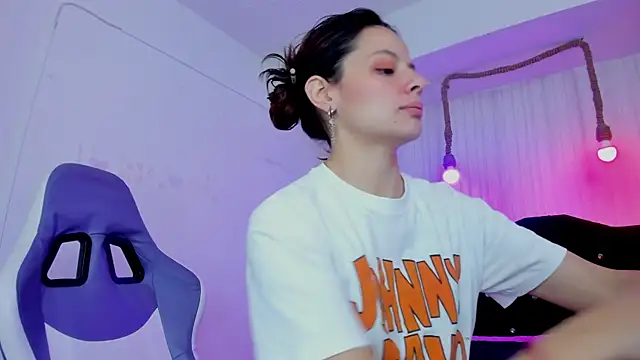 Snapshot of nicky_angel1 chatting on October 15, 6:54 pm nicky angel1 online show from October 15, 6:54 pm