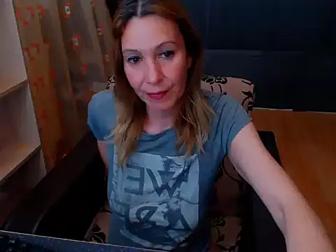 hannaha online show from April 6, 6:42 pm