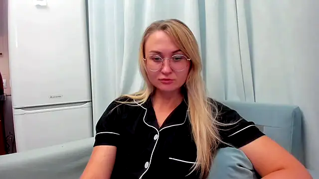 your Goddess Eva online show from September 19, 7:46 pm