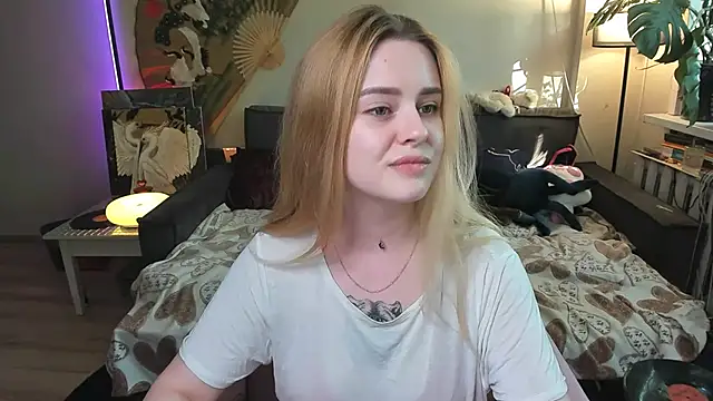 Alexa Pirs online show from May 6, 2:54 pm