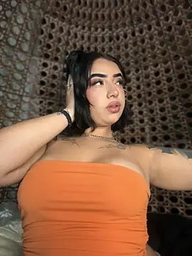 Snapshot of Scarlett-LS chatting on October 7, 2:05 am Scarlett-LS online show from October 7, 2:05 am