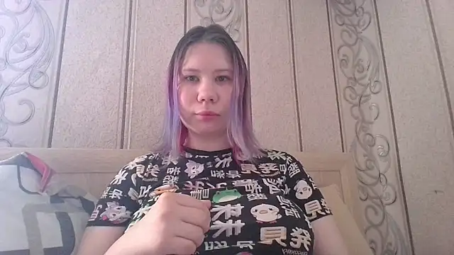 Little kitsune1707 online show from September 24, 5:17 am