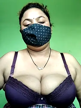 Snapshot of rani130 chatting on September 19, 1:04 am rani130 online show from September 19, 1:04 am