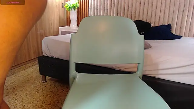 Snapshot of TianaSky chatting on October 24, 10:28 pm TianaSky online show from October 24, 10:28 pm