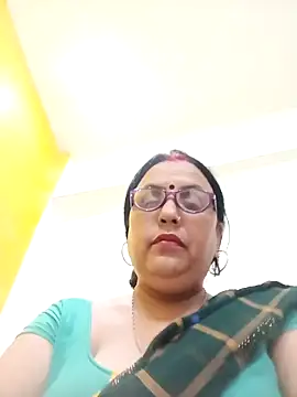 Snapshot of Kiyara8 chatting on October 25, 5:48 am Kiyara8 online show from October 25, 5:48 am