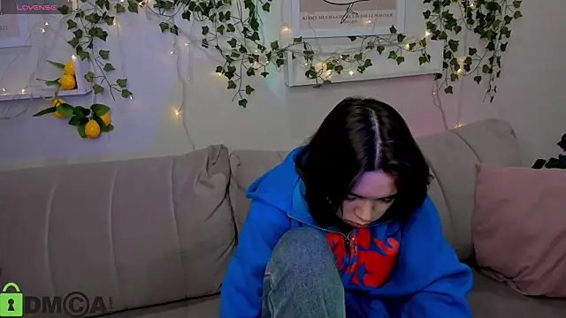 Chio Mio online show from September 18, 1:59 am