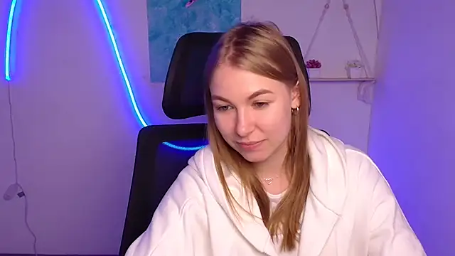 Dana flowers online show from October 10, 11:15 am