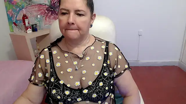 Snapshot of leonela_69 chatting on October 4, 4:51 am leonela 69 online show from October 4, 4:51 am