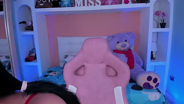 Snapshot of miss___megan chatting on October 25, 6:37 pm miss megan online show from October 25, 6:37 pm